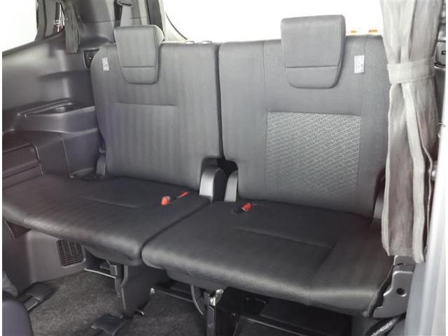 ３列目シートもひろびろとしたスペースを確保しています。大人数でのお出かけもばっちりです！
