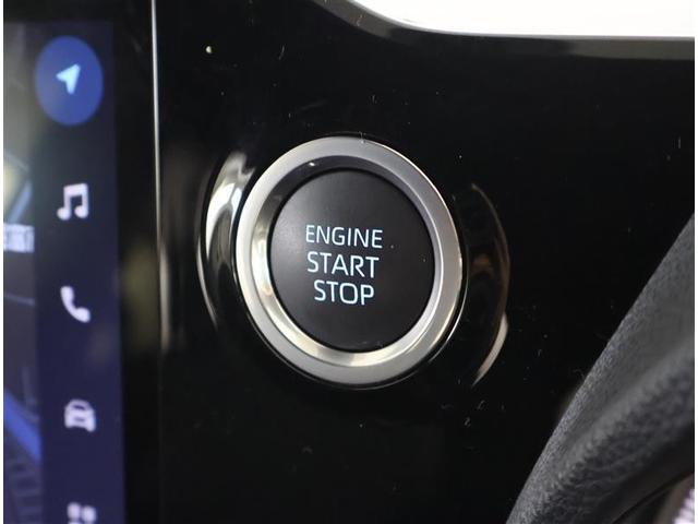 スマートキーを携帯していればキーを取り出さずにドアを施錠＆解錠。クルマの始動も可能です。