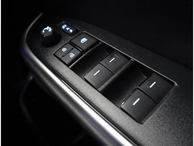 スタイリッシュなブラック系を基調とした内装色。