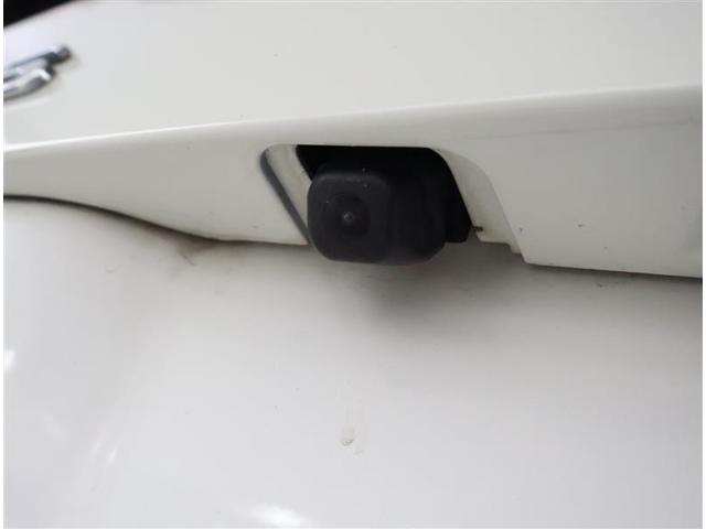 プリウス Ｓ　Ｂモニタ－　フルセグ地デジ　インテリキー　デュアルエアバック　エアＢ　イモビライザー　ドライブレコ－ダ－　ＤＶＤ再生可能　ワンオーナー車　ナビＴＶ　ＡＵＴＯエアコン　横スベリ防止　アルミホイール（8枚目）