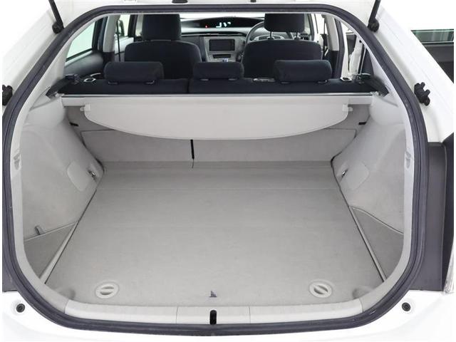 プリウス Ｓ　Ｂモニタ－　フルセグ地デジ　インテリキー　デュアルエアバック　エアＢ　イモビライザー　ドライブレコ－ダ－　ＤＶＤ再生可能　ワンオーナー車　ナビＴＶ　ＡＵＴＯエアコン　横スベリ防止　アルミホイール（11枚目）