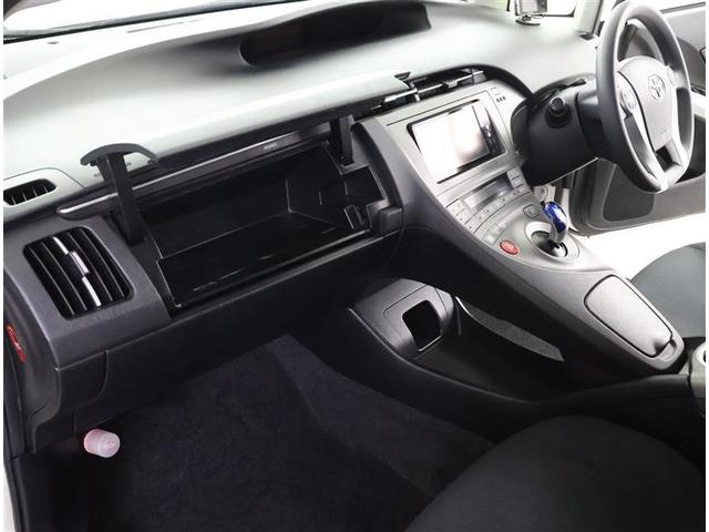 プリウス Ｓ　Ｂモニタ－　フルセグ地デジ　インテリキー　デュアルエアバック　エアＢ　イモビライザー　ドライブレコ－ダ－　ＤＶＤ再生可能　ワンオーナー車　ナビＴＶ　ＡＵＴＯエアコン　横スベリ防止　アルミホイール（13枚目）