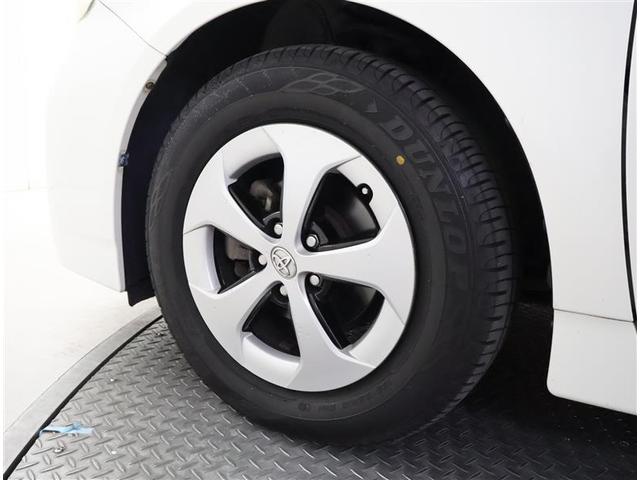 プリウス Ｓ　Ｂモニタ－　フルセグ地デジ　インテリキー　デュアルエアバック　エアＢ　イモビライザー　ドライブレコ－ダ－　ＤＶＤ再生可能　ワンオーナー車　ナビＴＶ　ＡＵＴＯエアコン　横スベリ防止　アルミホイール（16枚目）