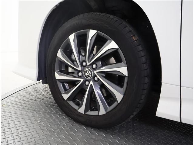 ヴォクシー ハイブリッドＳ－Ｚ　パワーウィンドウ　ＤＶＤ再生機能　インテリキー　横滑防止装置　地デジＴＶ　アクティブクルーズコントロール　１オナ　フルオートエアコン　リアカメラ　エアバッグ　ＡＢＳ　１００Ｖ充電　ナビＴＶ　ＷＡＣ（17枚目）