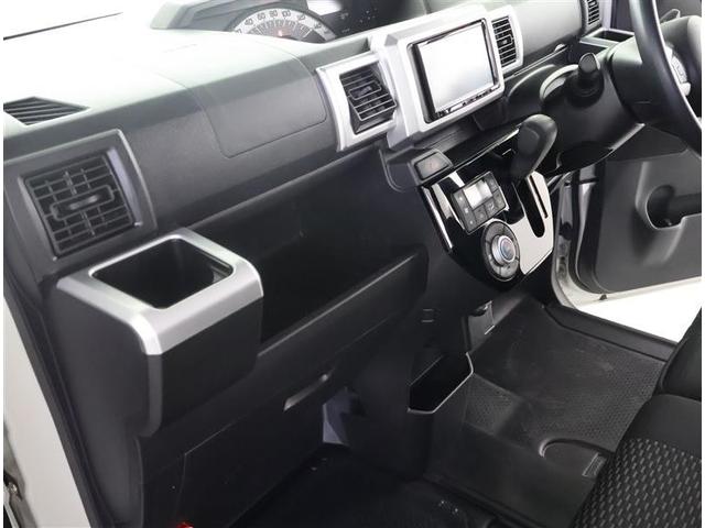 �X�^�C���b�V���ȃf�U�C���̃C���p�l�B�e����X�C�b�`�͎g���₷���ʒu�ɔz�u����Ă܂��B