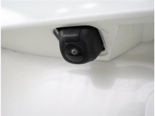 シエンタ ハイブリッド　ファンベースＧ　ＥＳＣ　プリクラッシュセーフティー　パワステ　運転席エアバック　バックモニタ－　イモビライザー　ＡＷ　フルセグＴＶ　クルコン　スマートキー　キーフリーシステム　ＥＴＣ　ＤＶＤ　ＡＢＳ　ナビＴＶ（8枚目）