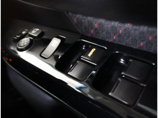 �X�^�C���b�V���ȃf�U�C���̊e����X�C�b�`�͎g���₷���ʒu�ɔz�u����Ă܂��B