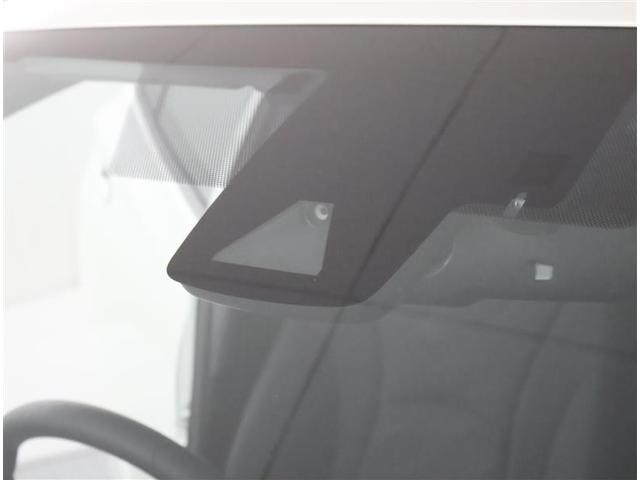 プリウス Ａ　ＬＥＤヘットライト　プリクラッシュ　カーテンエアバック　助手席エアバック　ＥＴＣ車載器　ＡＷ　ＶＳＣ　アクティブクルーズコントロール　盗難防止　キーレスエントリー　パワーステアリング　パワーウィンドウ（9枚目）