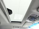 明るさが室内に溢れるパノラマルーフ、暗い車内でも外の明るい光を取り入れることが出来ますね気持ちよくドライビングできますよ。