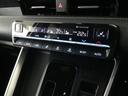 左右独立温度コントロールフルオートエアコンです。運転席、助手席それぞれで独立して温度設定ができます。冷え性の方が乗っても安心ですね♪