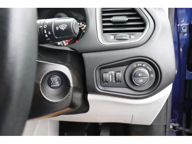 ジープ・レネゲード リミテッド　６ヶ月走行無制限保証／ナビＴＶ／Ｂｌｕｅｔｏｏｔｈ／革シート／Ｗドライブレコーダー（15枚目）