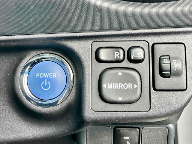 アクア S ETC バックカメラ ナビ TV オートライト スマートキー アイドリングストップ 電動格納ミラー CVT 衝突安全ボディ ABS ESC USB Bluetooth エアコン パワーステアリング(8枚目)