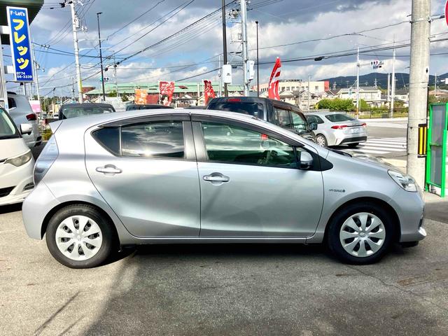 アクア S ETC バックカメラ ナビ TV オートライト スマートキー アイドリングストップ 電動格納ミラー CVT 衝突安全ボディ ABS ESC USB Bluetooth エアコン パワーステアリング(13枚目)