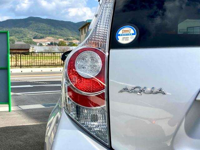 アクア S ETC バックカメラ ナビ TV オートライト スマートキー アイドリングストップ 電動格納ミラー CVT 衝突安全ボディ ABS ESC USB Bluetooth エアコン パワーステアリング(32枚目)