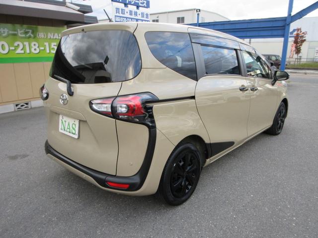 シエンタ ファンベースＧ　グランパー　ＬＥＤランプパッケージ　ステリングヒーター　シートヒーター　インテリジェントクリアランスソナー　ナビレディパッケージ　純正ナビ　フルセグＴＶ　バックカメラ　ＥＴＣ　ドラレコ　両側自動ドア　１オーナー（4枚目）