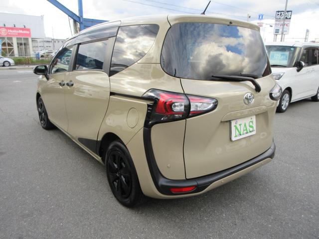 シエンタ ファンベースＧ　グランパー　ＬＥＤランプパッケージ　ステリングヒーター　シートヒーター　インテリジェントクリアランスソナー　ナビレディパッケージ　純正ナビ　フルセグＴＶ　バックカメラ　ＥＴＣ　ドラレコ　両側自動ドア　１オーナー（7枚目）