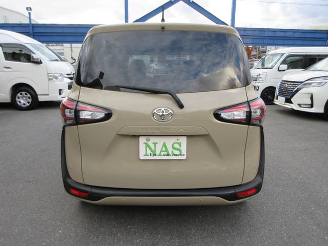 シエンタ ファンベースＧ　グランパー　ＬＥＤランプパッケージ　ステリングヒーター　シートヒーター　インテリジェントクリアランスソナー　ナビレディパッケージ　純正ナビ　フルセグＴＶ　バックカメラ　ＥＴＣ　ドラレコ　両側自動ドア　１オーナー（8枚目）