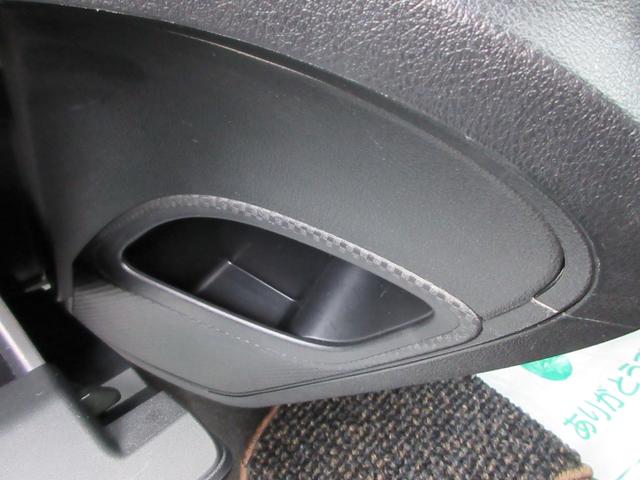 シエンタ ファンベースＧ　グランパー　ＬＥＤランプパッケージ　ステリングヒーター　シートヒーター　インテリジェントクリアランスソナー　ナビレディパッケージ　純正ナビ　フルセグＴＶ　バックカメラ　ＥＴＣ　ドラレコ　両側自動ドア　１オーナー（45枚目）