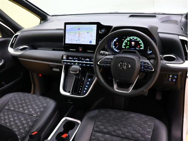 ヴォクシー ハイブリッドＳ－Ｚ　フルセグ　メモリーナビ　ＤＶＤ再生　バックカメラ　衝突被害軽減システム　ＥＴＣ　両側電動スライド　ＬＥＤヘッドランプ　乗車定員７人　３列シート　シートヒーター　ブラインドスポットモニター（5枚目）