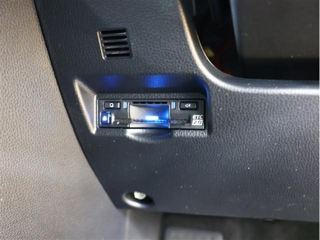 ヴォクシー ハイブリッドＳ－Ｚ　フルセグ　メモリーナビ　ＤＶＤ再生　バックカメラ　衝突被害軽減システム　ＥＴＣ　両側電動スライド　ＬＥＤヘッドランプ　乗車定員７人　３列シート　シートヒーター　ブラインドスポットモニター（12枚目）