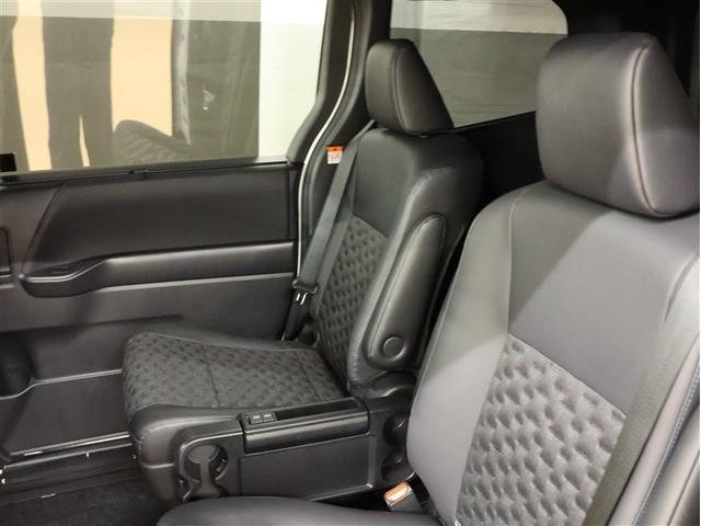 ヴォクシー ハイブリッドＳ－Ｚ　フルセグ　メモリーナビ　ＤＶＤ再生　バックカメラ　衝突被害軽減システム　ＥＴＣ　両側電動スライド　ＬＥＤヘッドランプ　乗車定員７人　３列シート　シートヒーター　ブラインドスポットモニター（17枚目）