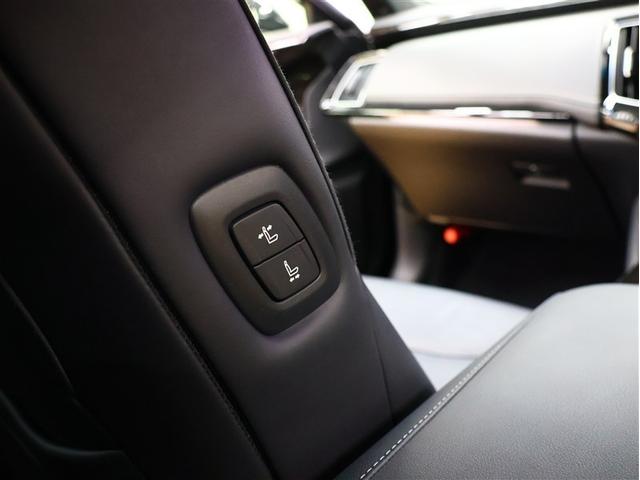 クラウンハイブリッド Ｇ－エグゼクティブ　革シート　サンルーフ　フルセグ　メモリーナビ　ＤＶＤ再生　バックカメラ　衝突被害軽減システム　ＥＴＣ　ＬＥＤヘッドランプ　車線逸脱装置　オートマチックハイビーム（21枚目）