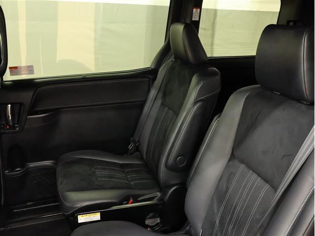 エスクァイア ハイブリッドGiプレミアムパッケジブラックテーラード フルセグ メモリーナビ DVD再生 後席モニター バックカメラ 衝突被害軽減システム ETC 両側電動スライド LEDヘッドランプ 乗車定員7人 3列シート シートヒーター ステアリングヒーター(15枚目)