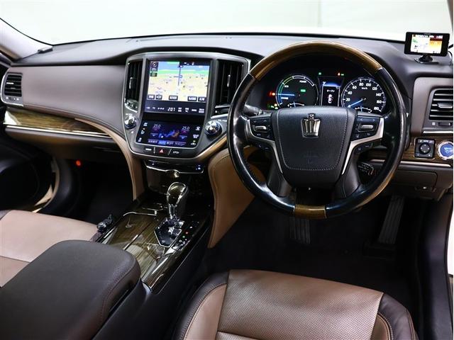 クラウンマジェスタ Ｆバージョン　Ｊ－フロンティア　革シート　サンルーフ　フルセグ　メモリーナビ　ＤＶＤ再生　バックカメラ　衝突被害軽減システム　ＥＴＣ　ＬＥＤヘッドランプ（5枚目）