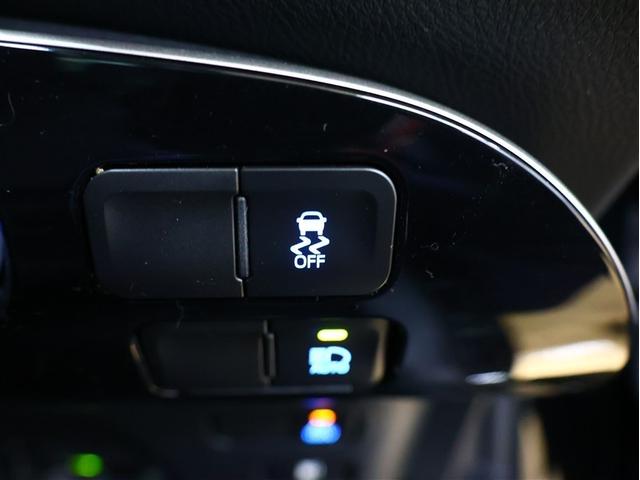 プリウス ＳセーフティプラスＩＩ　フルセグ　メモリーナビ　ＤＶＤ再生　バックカメラ　衝突被害軽減システム　ＥＴＣ　ＬＥＤヘッドランプ　パノラミックビューモニター　ブラインドスポットモニター（27枚目）