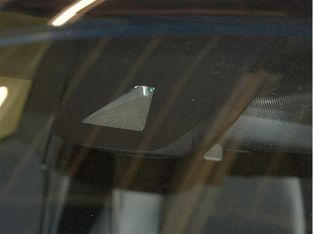 カローラツーリング ハイブリッド　ダブルバイビー　フルセグ　メモリーナビ　バックカメラ　衝突被害軽減システム　ＥＴＣ　ＬＥＤヘッドランプ　シートヒーター　ステアリングヒーター　ブラインドスポットモニター（6枚目）