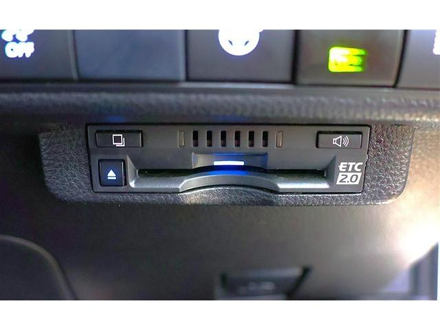 カローラツーリング ハイブリッド　ダブルバイビー　フルセグ　メモリーナビ　バックカメラ　衝突被害軽減システム　ＥＴＣ　ＬＥＤヘッドランプ　シートヒーター　ステアリングヒーター　ブラインドスポットモニター（12枚目）