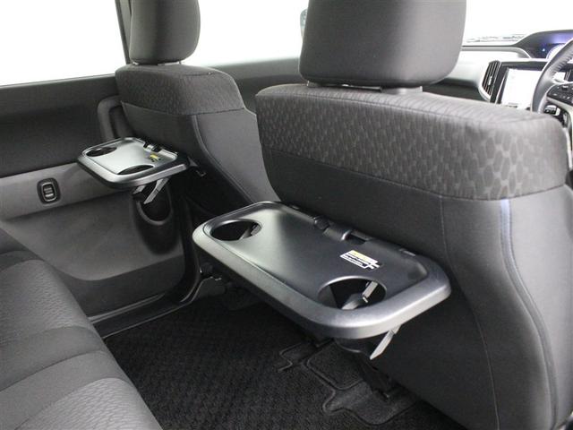 セカンドシートのカップホルダーです。