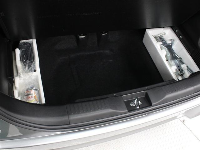 リヤシート下部