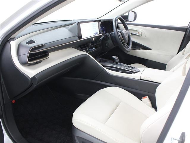 クラウンクロスオーバー Ｇアドバンスド・レザーパッケージ　革シート　４ＷＤ　フルセグ　メモリーナビ　ミュージックプレイヤー接続可　バックカメラ　衝突被害軽減システム　ＥＴＣ　ドラレコ　ＬＥＤヘッドランプ　フルエアロ　アイドリングストップ（10枚目）