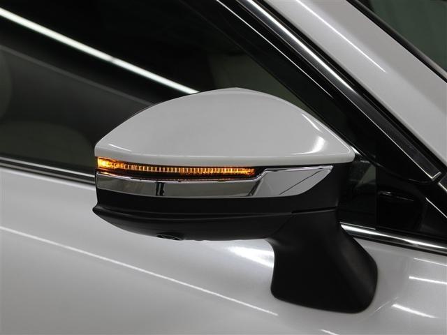 クラウンクロスオーバー Ｇアドバンスド・レザーパッケージ　革シート　４ＷＤ　フルセグ　メモリーナビ　ミュージックプレイヤー接続可　バックカメラ　衝突被害軽減システム　ＥＴＣ　ドラレコ　ＬＥＤヘッドランプ　フルエアロ　アイドリングストップ（16枚目）