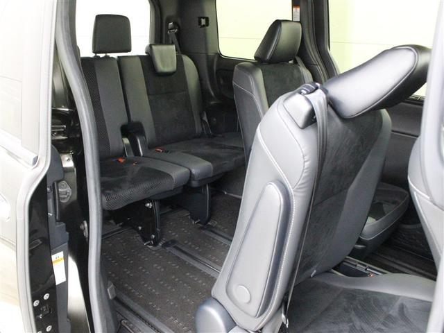 ヴォクシー ＺＳ　煌ＩＩＩ　ワンセグ　メモリーナビ　バックカメラ　衝突被害軽減システム　ＥＴＣ　両側電動スライド　ＬＥＤヘッドランプ　乗車定員７人　３列シート　アイドリングストップ（13枚目）