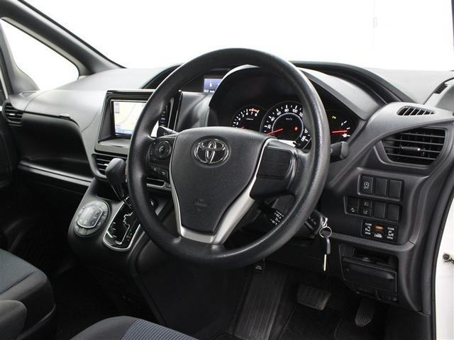 ノア Ｘ　ワンセグ　メモリーナビ　バックカメラ　衝突被害軽減システム　ドラレコ　両側電動スライド　ＬＥＤヘッドランプ　ウオークスルー　乗車定員８人　３列シート　アイドリングストップ（6枚目）