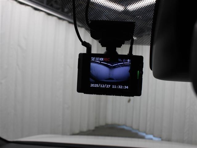 ノア Ｘ　ワンセグ　メモリーナビ　バックカメラ　衝突被害軽減システム　ドラレコ　両側電動スライド　ＬＥＤヘッドランプ　ウオークスルー　乗車定員８人　３列シート　アイドリングストップ（25枚目）