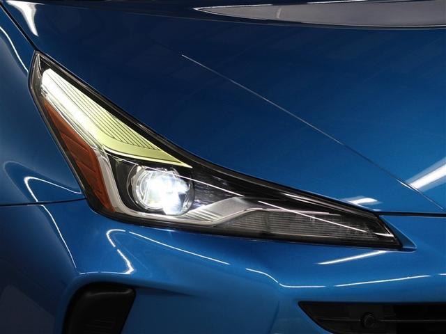 プリウス Ａプレミアム　革シート　サンルーフ　フルセグ　メモリーナビ　ミュージックプレイヤー接続可　バックカメラ　衝突被害軽減システム　ＥＴＣ　ＬＥＤヘッドランプ　アイドリングストップ（17枚目）