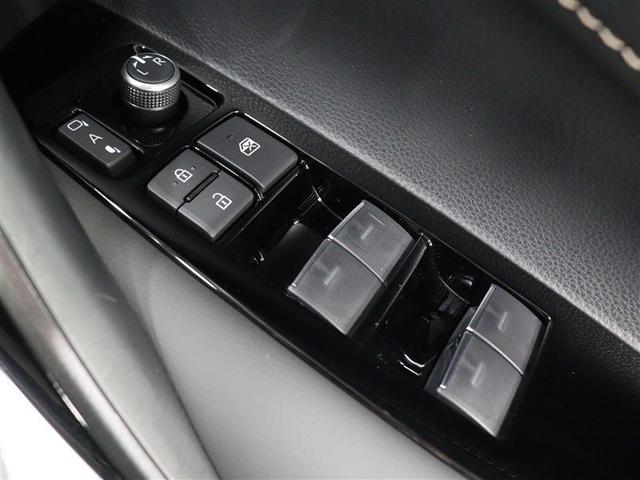 �I�[�g�i�[�@�\�𓋍ڂ����h�A�~���[�ƑS�ȃp���[�E�B���h�E�𑕔����Ă��܂��B