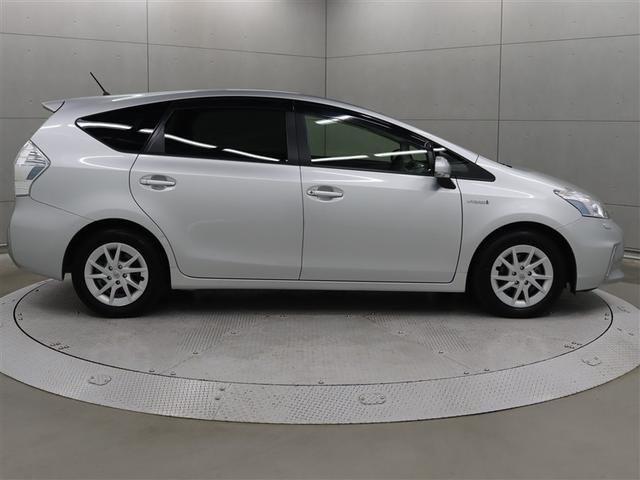 �u�g���C�A���O���V���G�b�g�v���p�����Ȃ���A���[�t����ɋ��Z���ɔz�������t�H������Z�������Ǝ��̃T�C�h�V���G�b�g���������Ă��܂��B