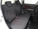 後席も十分な広さを確保していますので家族や友人とのロングドライブも快適です。
