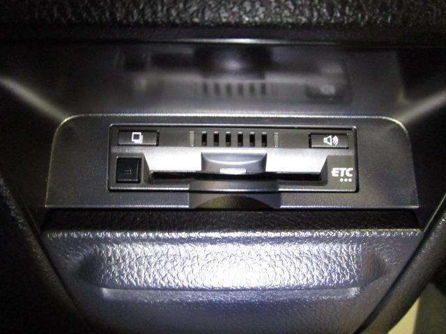 ハイブリッドGi ワンセグ メモリーナビ バックカメラ 衝突被害軽減システム ETC 両側電動スライド LEDヘッドランプ 乗車定員7人 3列シート(9枚目)