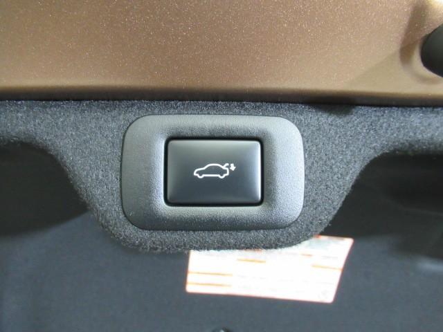 クラウンクロスオーバー Ｇアドバンスド　衝突軽減装置　フルセグテレビ　クルコン　横滑防止装置　ドライブレコーダー　ＬＥＤヘッドライト　Ｂカメラ　Ｐシート　ＥＴＣ　オートエアコン　ＡＣ１００Ｖ電源　１オーナー　エアバッグ　４ＷＤ　キーレス（32枚目）