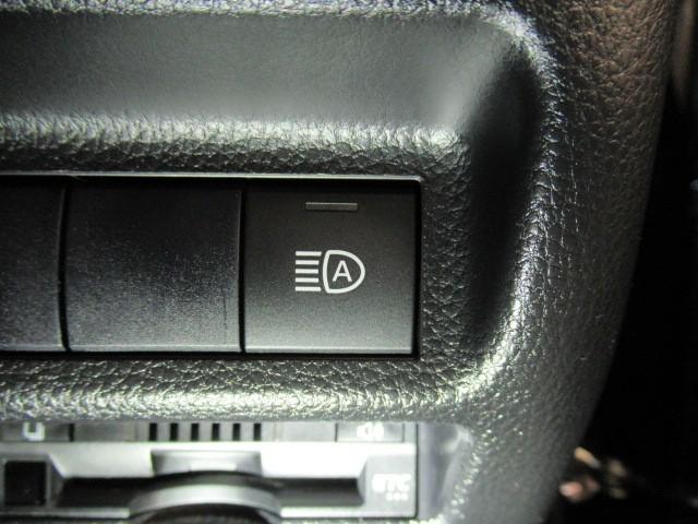 ＲＡＶ４ ハイブリッドＧ　衝突被害軽減装置　ワンオーナ－　バックモニター　地デジＴＶ　ＬＥＤヘッドライト　スマキー　電動シ－ト　ＡＷＤ　ＴＶナビ　パワステ　横滑り防止装置　クルコン　ＡＡＣ　カーテンエアバック　エアバッグ　ＡＷ（13枚目）