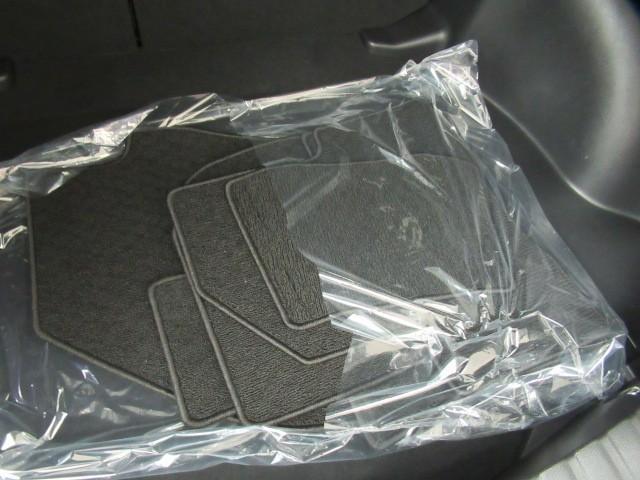 カローラクロス Ｚ　ＤＶＤ再生可　横滑り防止機能　１オ－ナ－　盗難防止装置　メモリナビ　バックガイドモニター　クルーズコントロール　エアバッグ　キーフリーシステム　パワ－シ－ト　ＡＡＣ　ＥＴＣ車載器　ＡＷ　スマ－トキ－（28枚目）