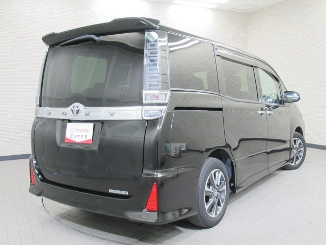 ヴォクシー ZS 煌II スマートキー・プッシュスタート バックガイドモニター セキュリティアラーム 両側パワスラドア 1オーナー ETC車載器 地デジテレビ VSC LEDライト サイドエアバッグ 助手席エアバック AC(6枚目)