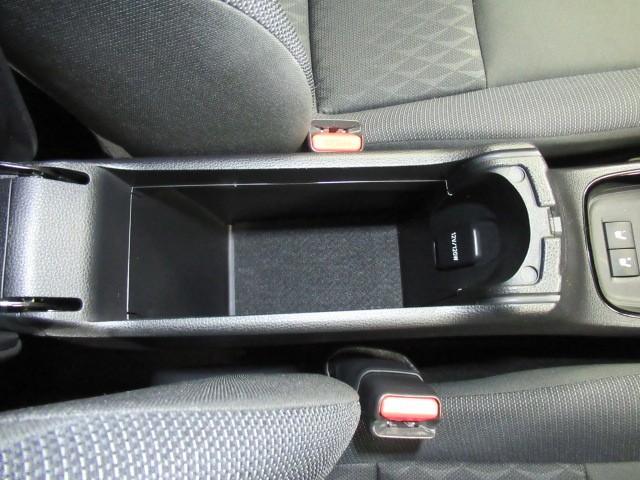 アクア G VSC 衝突軽減ブレーキ メモリナビ バックモニター LED クルーズコントロール スマートキー ETC車載器 AC100V フルセグTV ナビTV パワーウィンドウ イモビライザー サイドエアバック(26枚目)