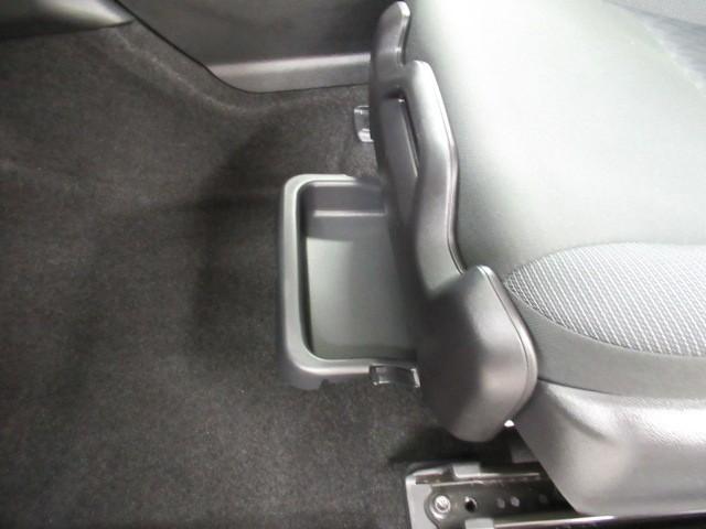 アクア G VSC 衝突軽減ブレーキ メモリナビ バックモニター LED クルーズコントロール スマートキー ETC車載器 AC100V フルセグTV ナビTV パワーウィンドウ イモビライザー サイドエアバック(33枚目)