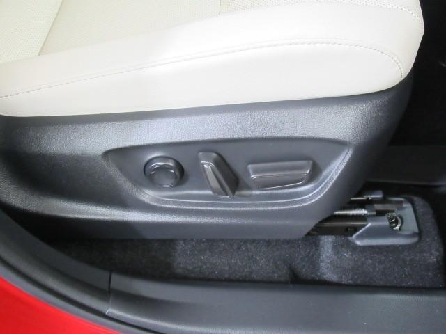 クラウンクロスオーバー Gアドバンスド・レザーパッケージ TSS レザー フルセグTV ナビTV パワーシート LEDヘッドライト クルーズコントロール Bカメラ ドライブレコーダ オートエアコン アルミホイル ワンオーナー ETC付 横滑り防止装置 4WD(11枚目)